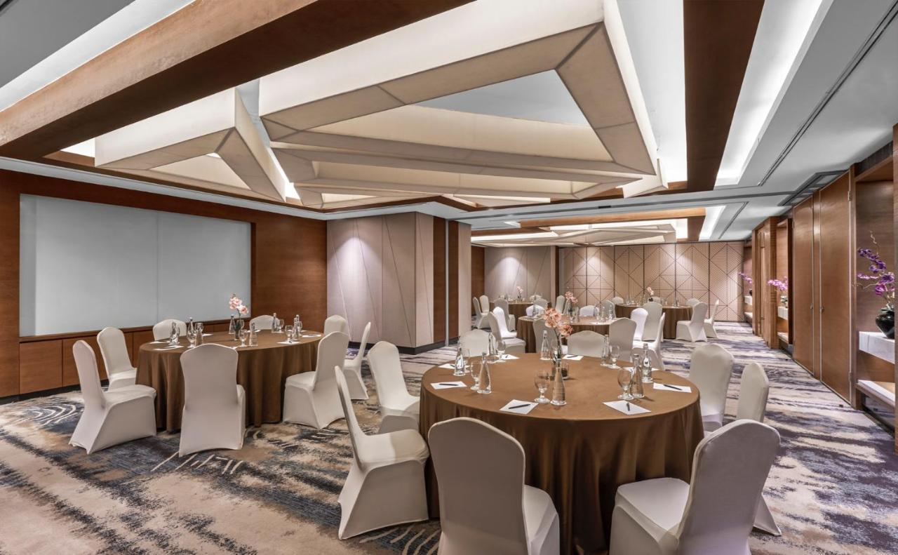 Mangkuluhur Artotel Suites Jakarta Exterior foto