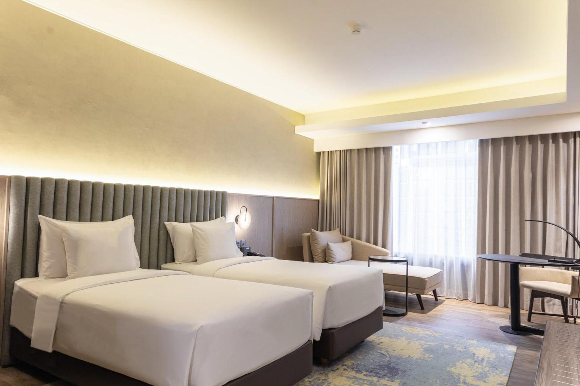 Mangkuluhur Artotel Suites Jakarta Exterior foto
