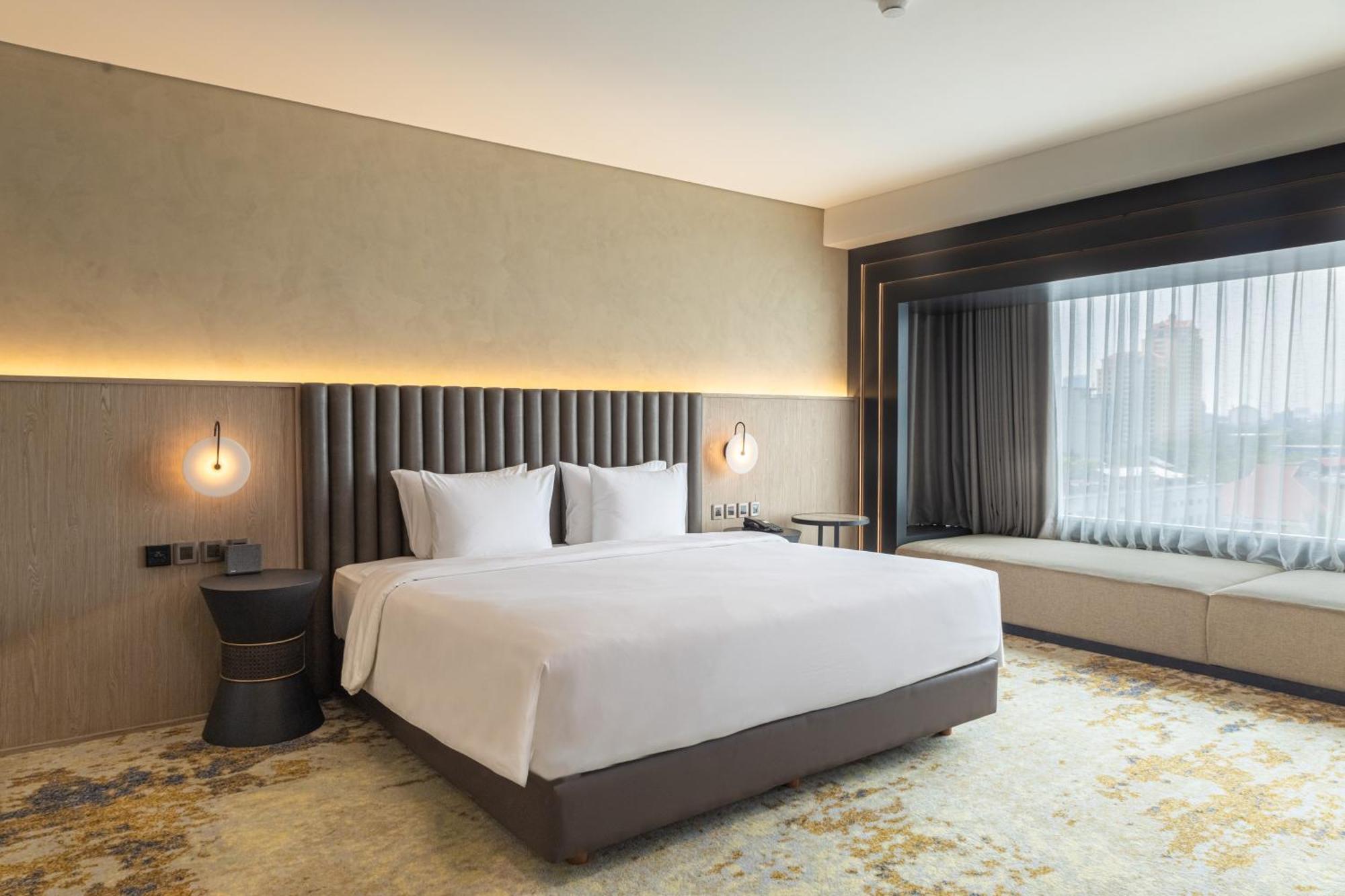 Mangkuluhur Artotel Suites Jakarta Exterior foto